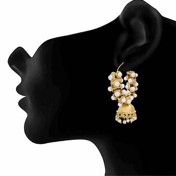 Gold pearl earrings 3