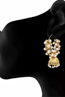 Gold pearl earrings