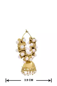 Gold pearl earrings
