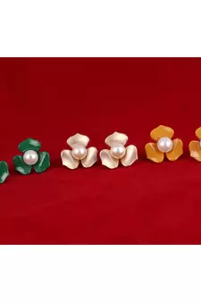 Multicolor pearl earrings
