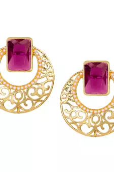 Gold pearl earrings