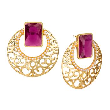Gold pearl earrings 2