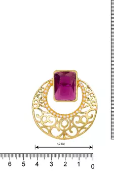 Gold pearl earrings