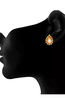 Gold earrings