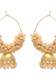Gold pearl earrings