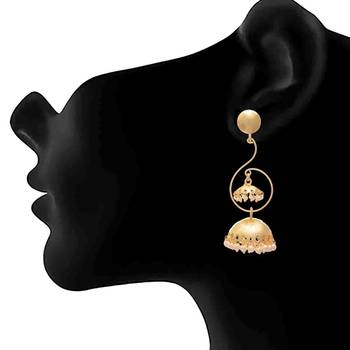 Gold pearl earrings 2