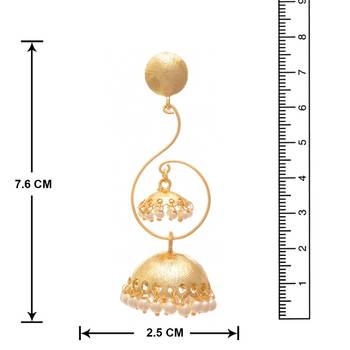 Gold pearl earrings 3