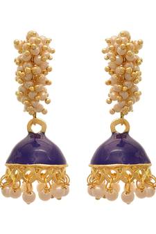 Gold pearl earrings