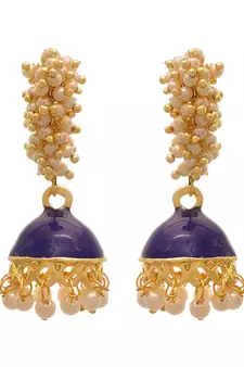Gold pearl earrings