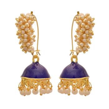 Gold pearl earrings 2