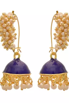 Gold pearl earrings