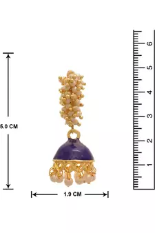 Gold pearl earrings