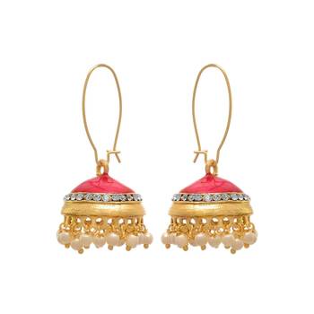 Gold pearl earrings 1