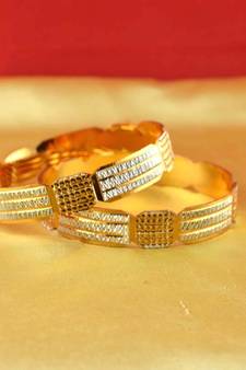 gold platted bangles size-2.6,2.8