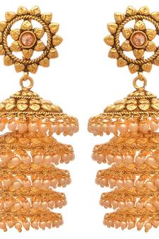 Gold pearl earrings