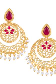 Gold pearl earrings