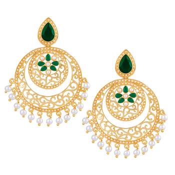 Gold pearl earrings 1
