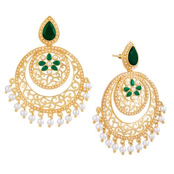 Gold pearl earrings 2