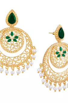 Gold pearl earrings