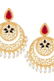 Gold pearl earrings