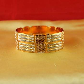 gold platted bangles size-2.6,2.8 2