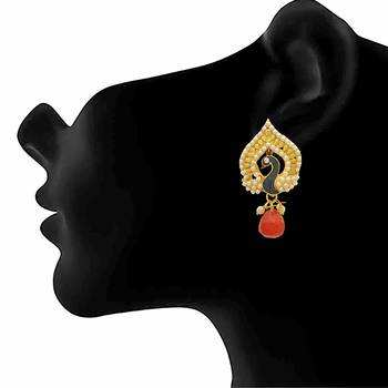 Gold pearl earrings 3