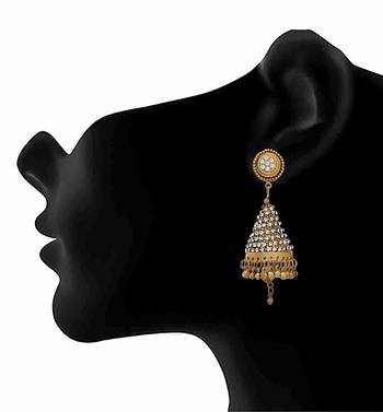 Gold diamond earrings 4