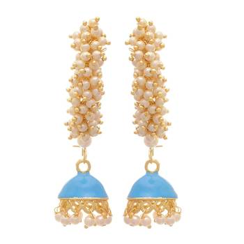 Gold pearl earrings 1