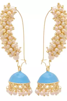 Gold pearl earrings