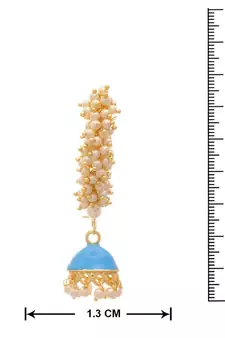 Gold pearl earrings