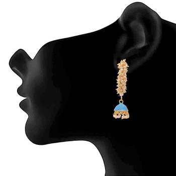 Gold pearl earrings 4