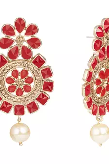 Gold pearl earrings