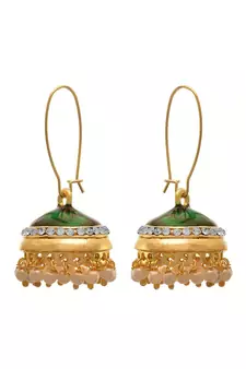 Gold pearl earrings