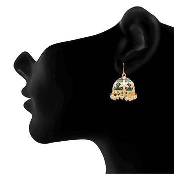 Gold earrings 4