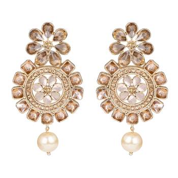 Gold pearl earrings 1