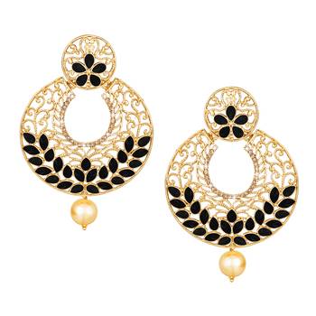 Gold pearl earrings 1