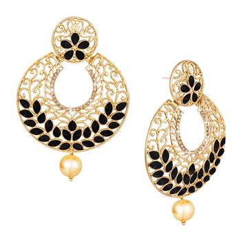 Gold pearl earrings 2
