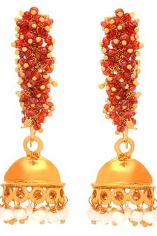 Gold pearl earrings