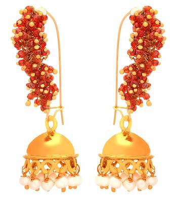 Gold pearl earrings 2