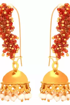 Gold pearl earrings