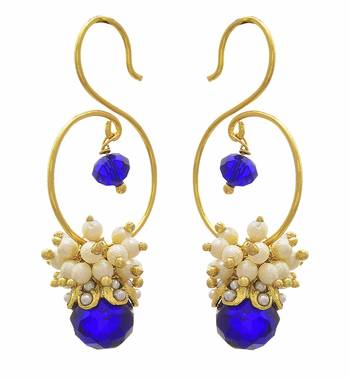 Gold pearl earrings 1