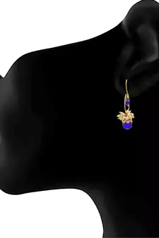 Gold pearl earrings