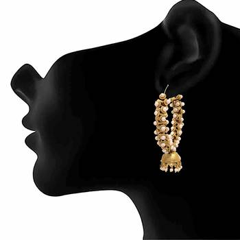 Gold pearl earrings 4