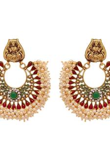 Gold pearl earrings