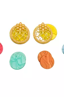 Gold pearl earrings