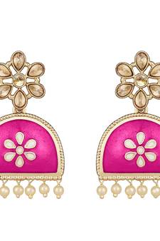 Gold pearl earrings