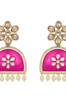 Gold pearl earrings