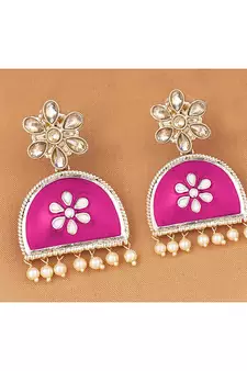 Gold pearl earrings