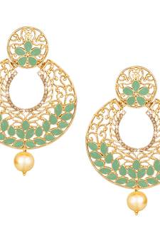 Gold pearl earrings