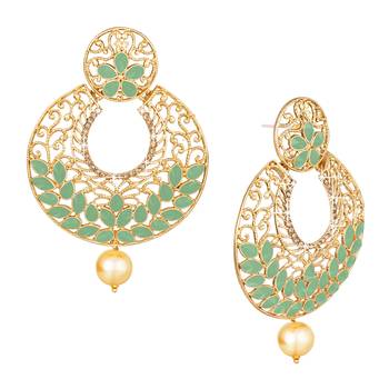 Gold pearl earrings 2